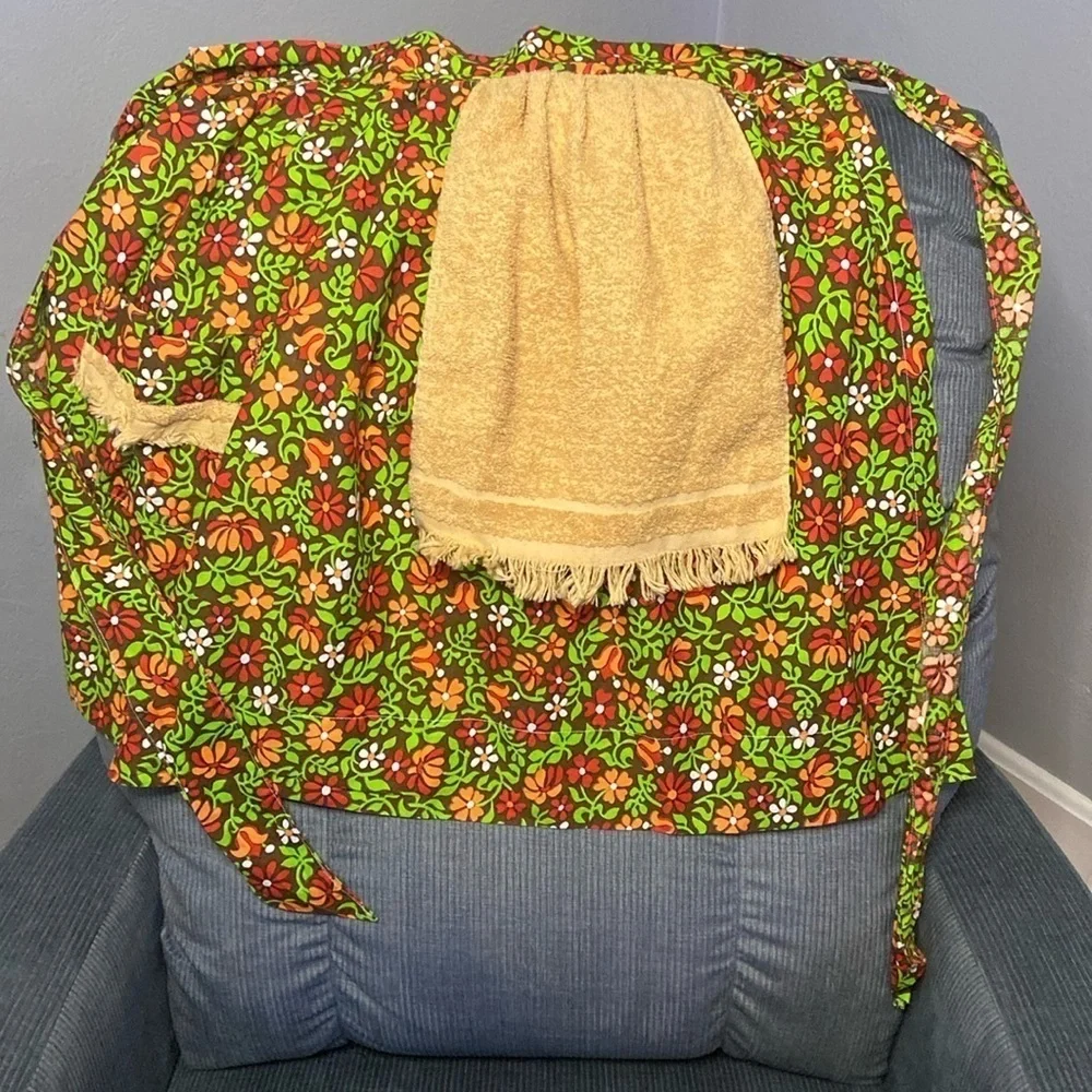 Vintage Handmade Apron Attached Towel Front Pocket Back Tie Green Orange Pink